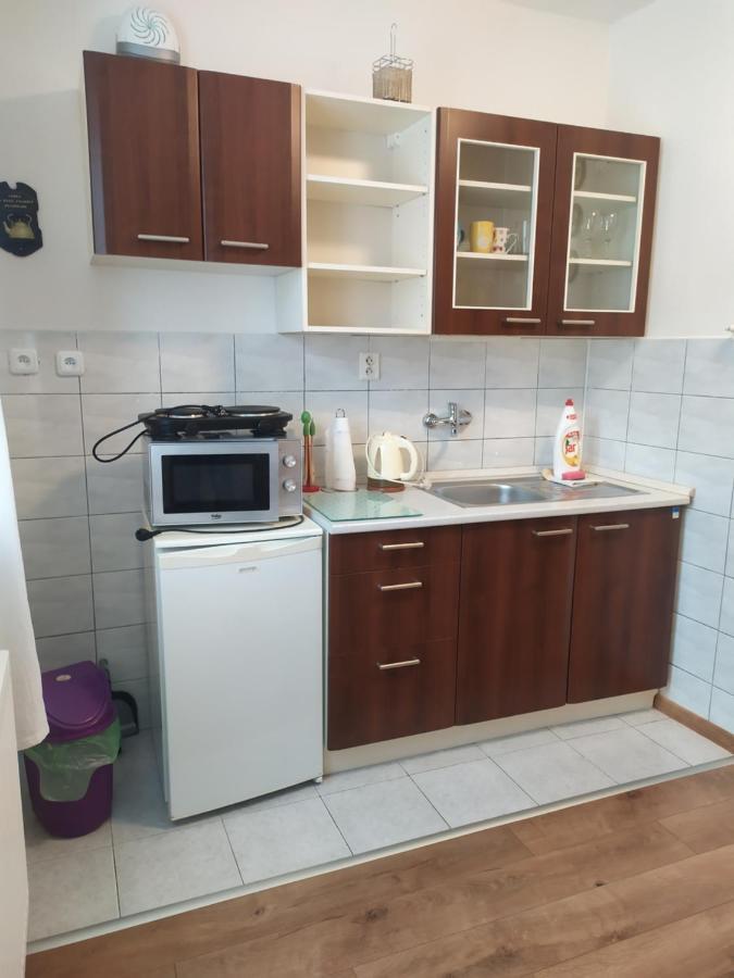 Begonia-Dom S Jednou Spalnou Bešeňová Buitenkant foto